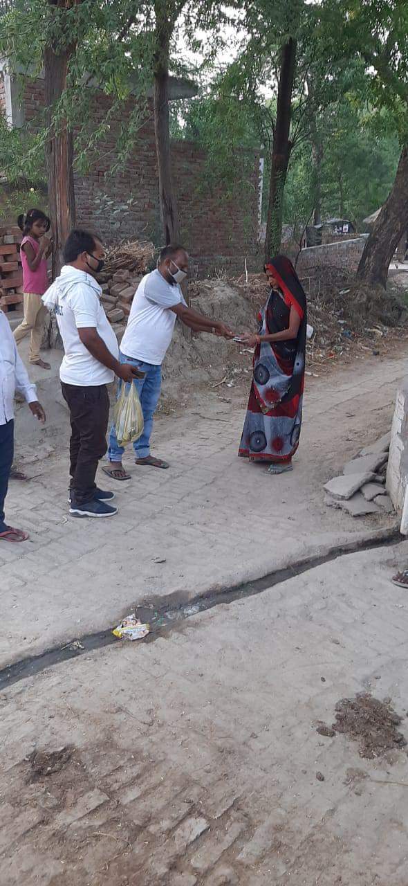 Bande Bharats Medicine Distribution Program in Rural Areas Affected By Corona
